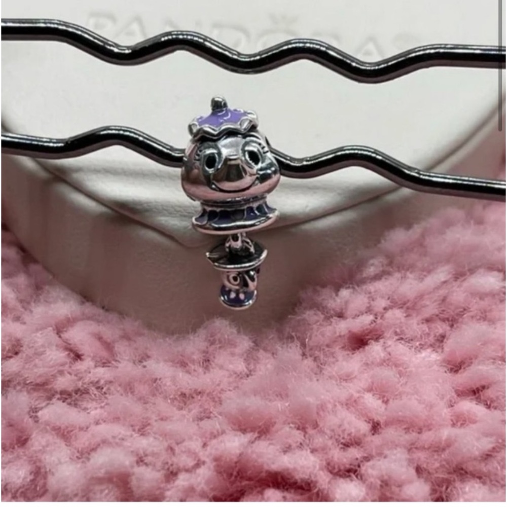 Pandora x Disney mrs Potts and chip charm